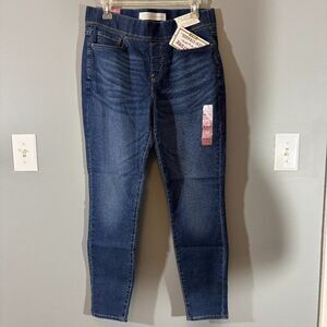 NWT Signature Levi Strauss & Co Gold Totally Shaping Pull On Skinny Jean Size 12